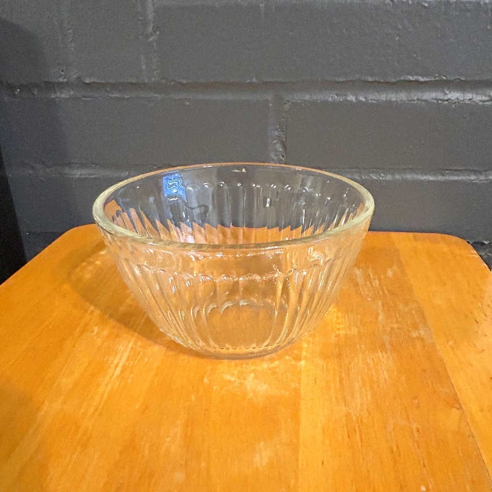 Vintage Pyrex 3 Cup Mixing Bowl